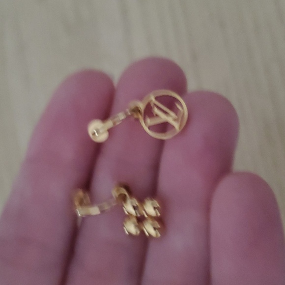 COPY - Louie Vuitton earrings!! - Picture 6 of 6